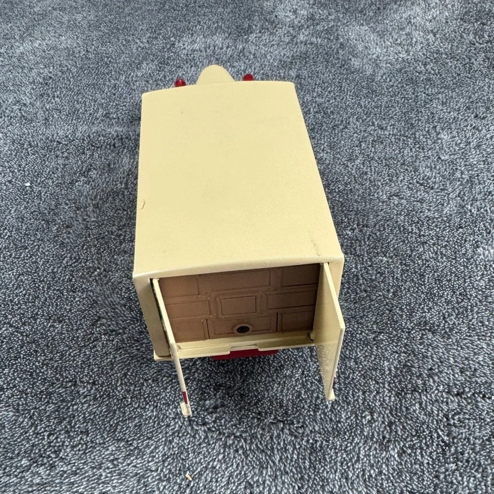 Liberty Classics 1942 Chevrolet 1.5 Ton Van Box Truck Bank Summer Farm Toy Show‎